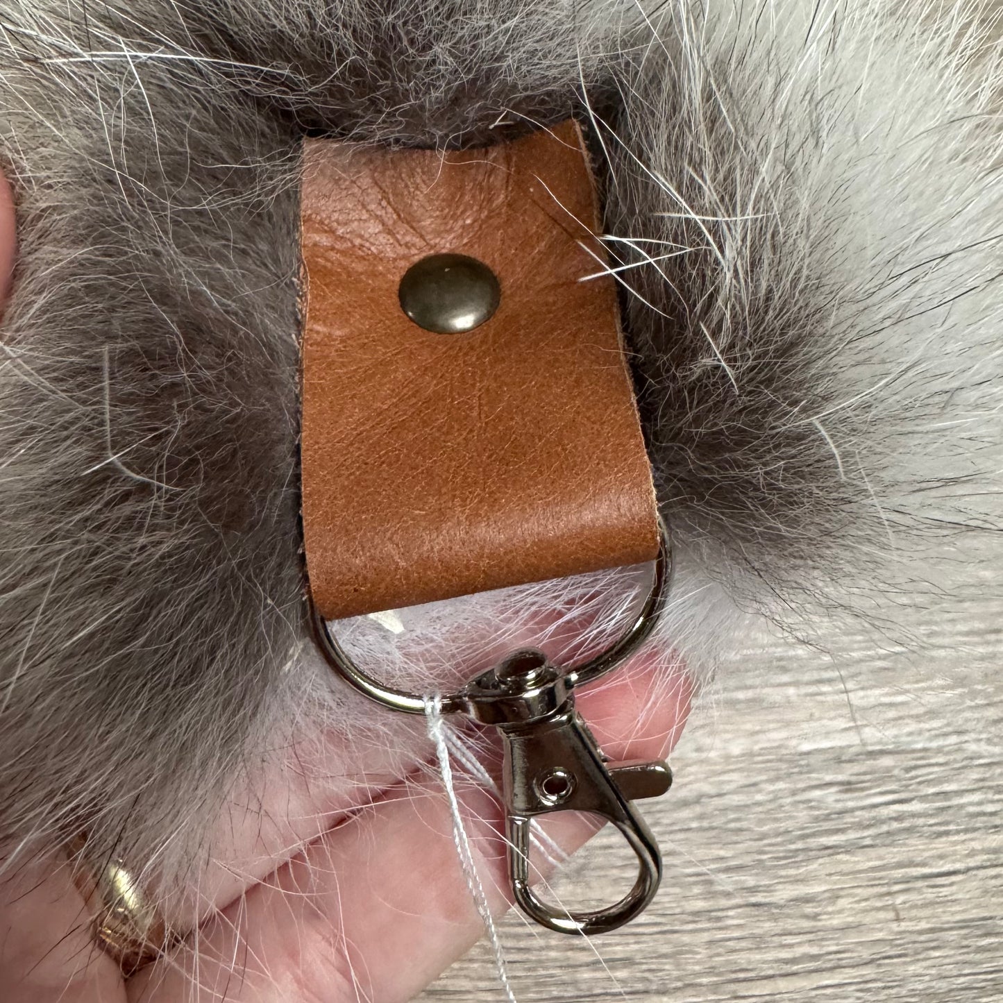 Fawn Light fox tail keychain (73)