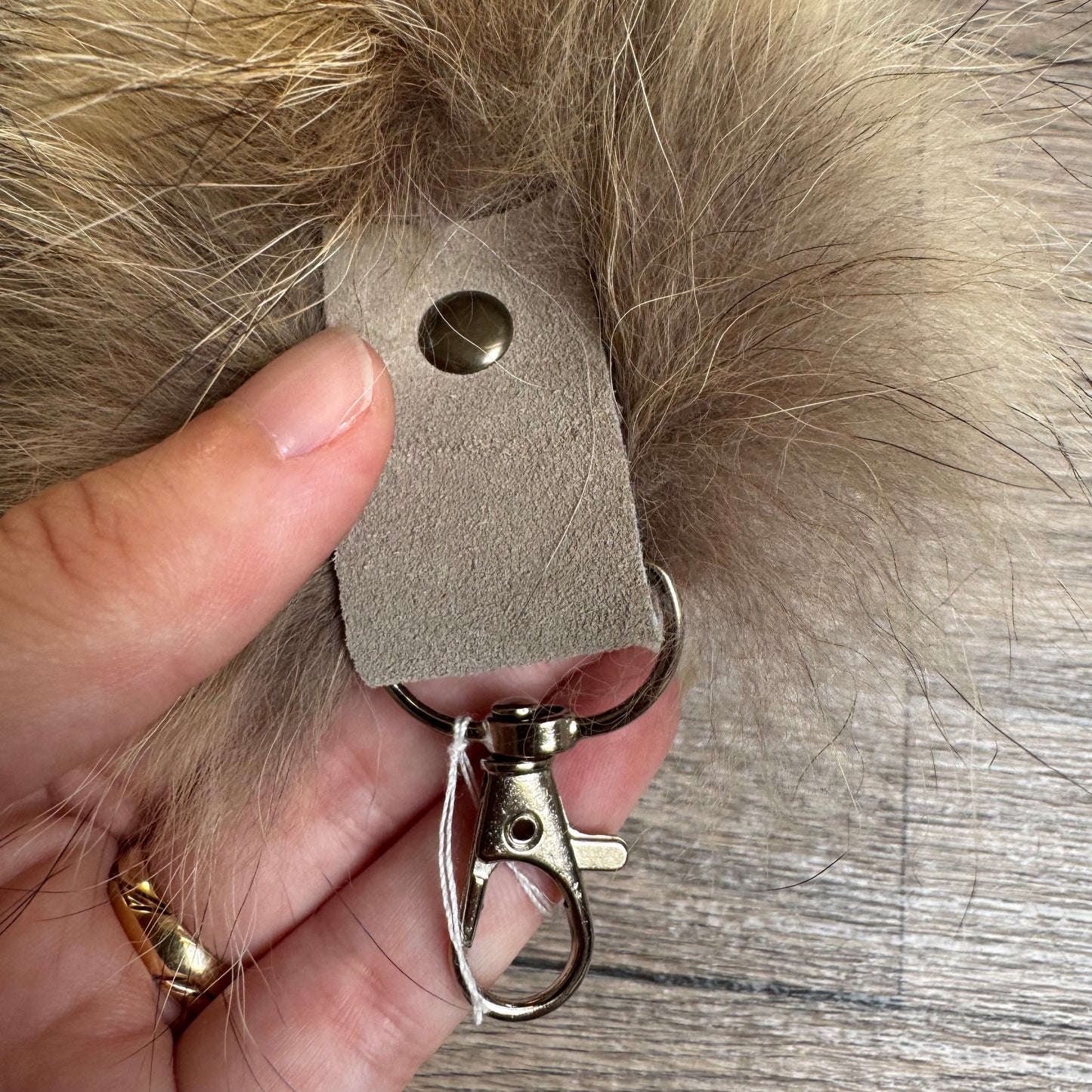 Coyote tail keychain (26)