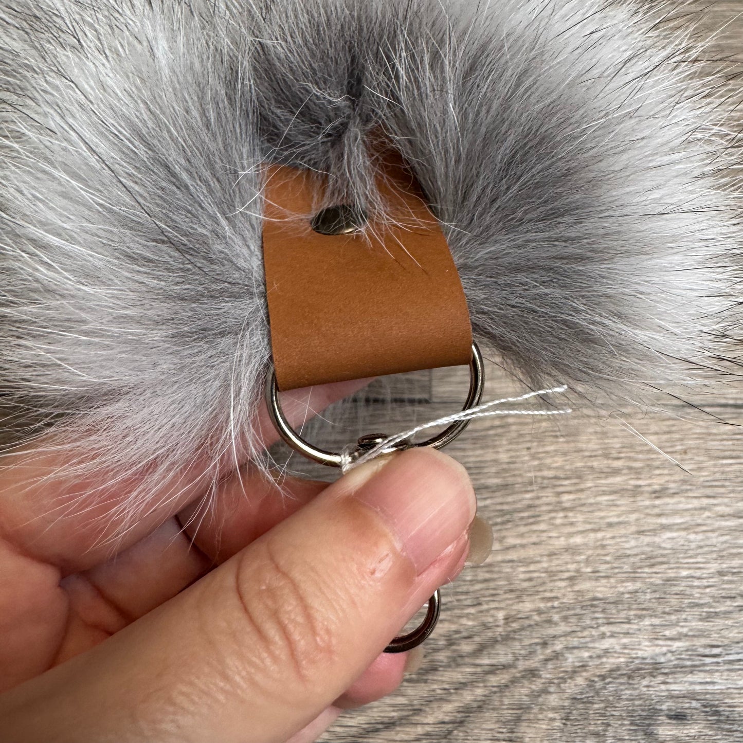 Shadow Golden Island fox tail keychain (100)