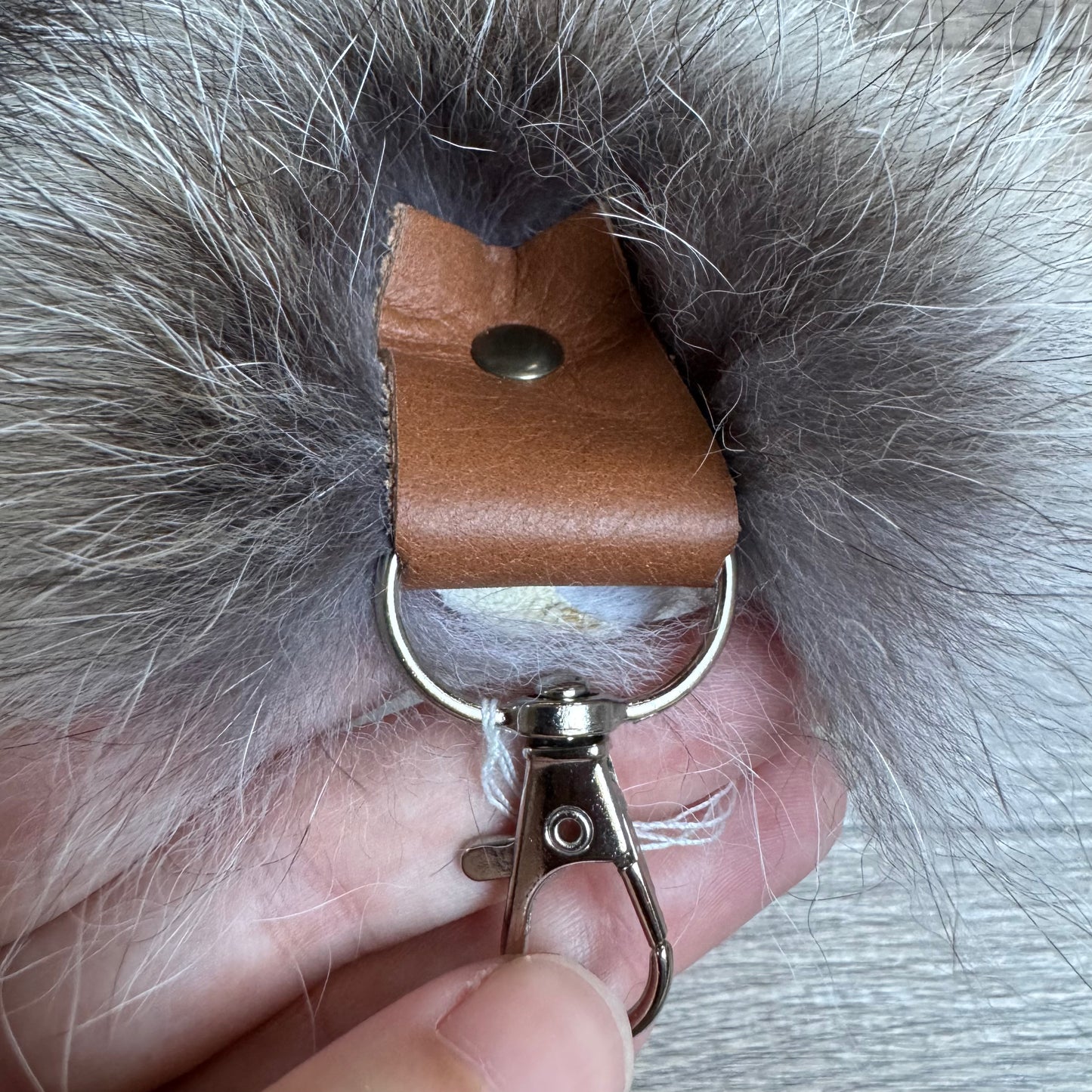 Fawn Light fox tail keychain (69)