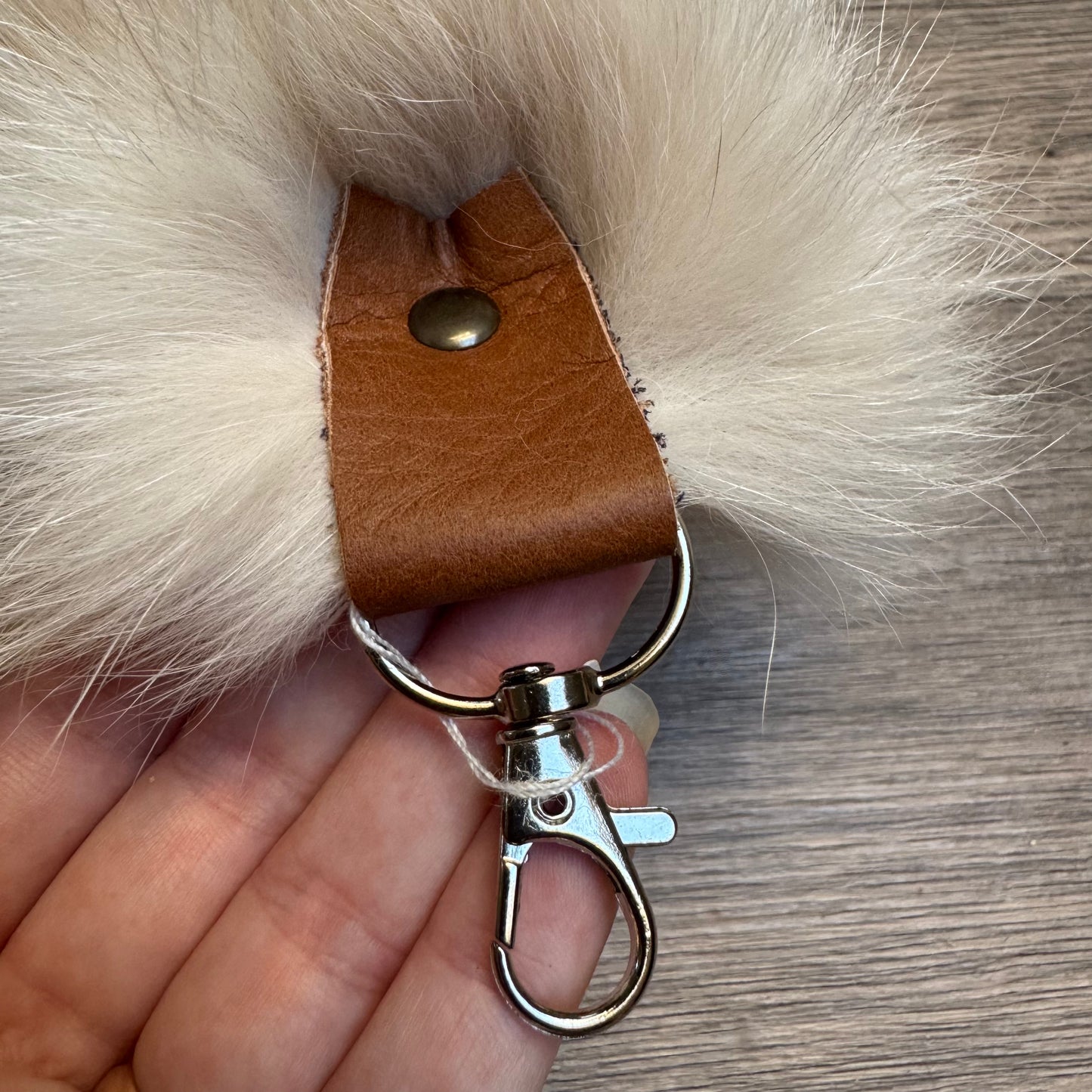 Palomino Frost fox tail keychain (144)