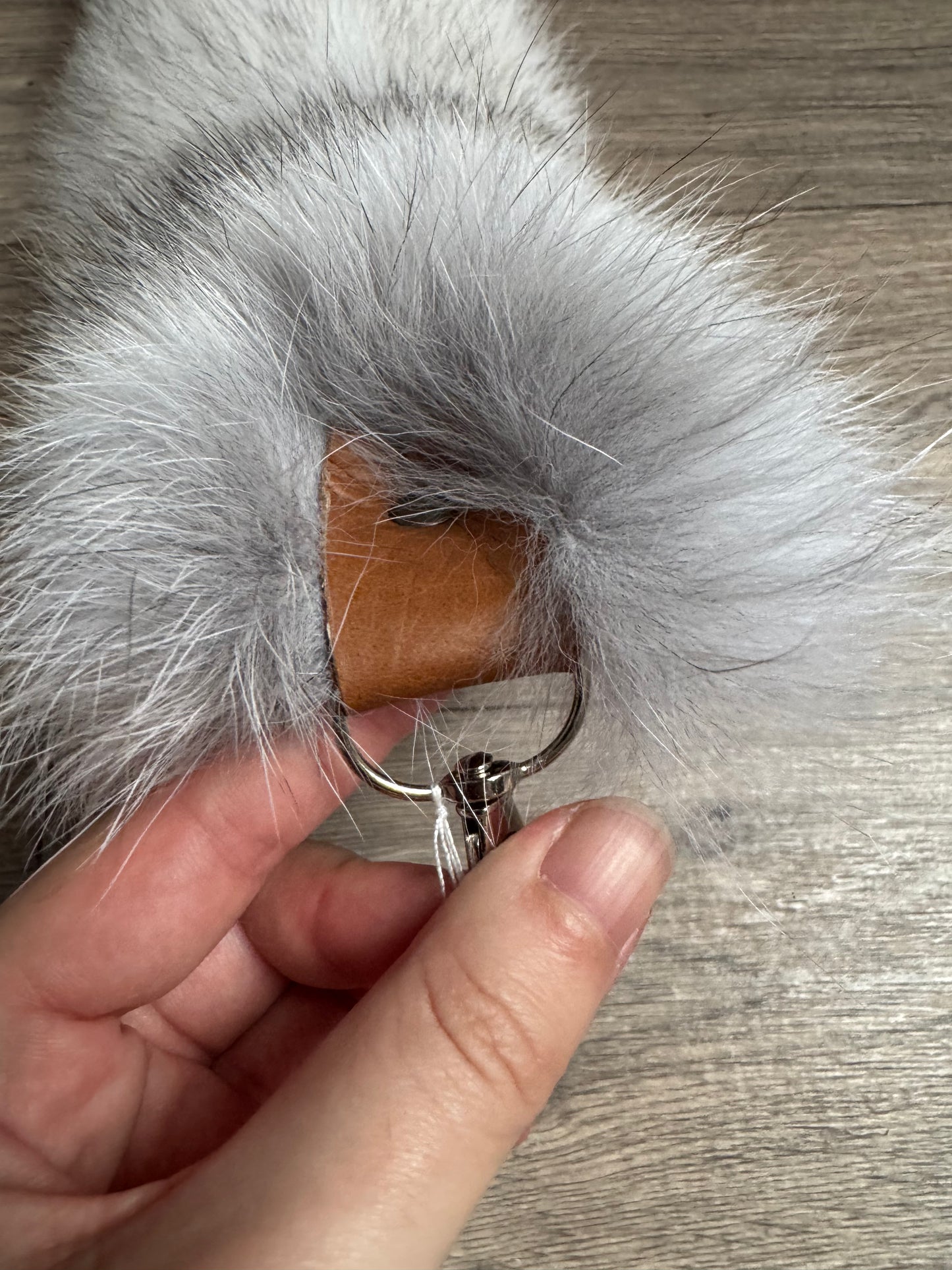 Shadow Golden Island fox tail keychain (48)