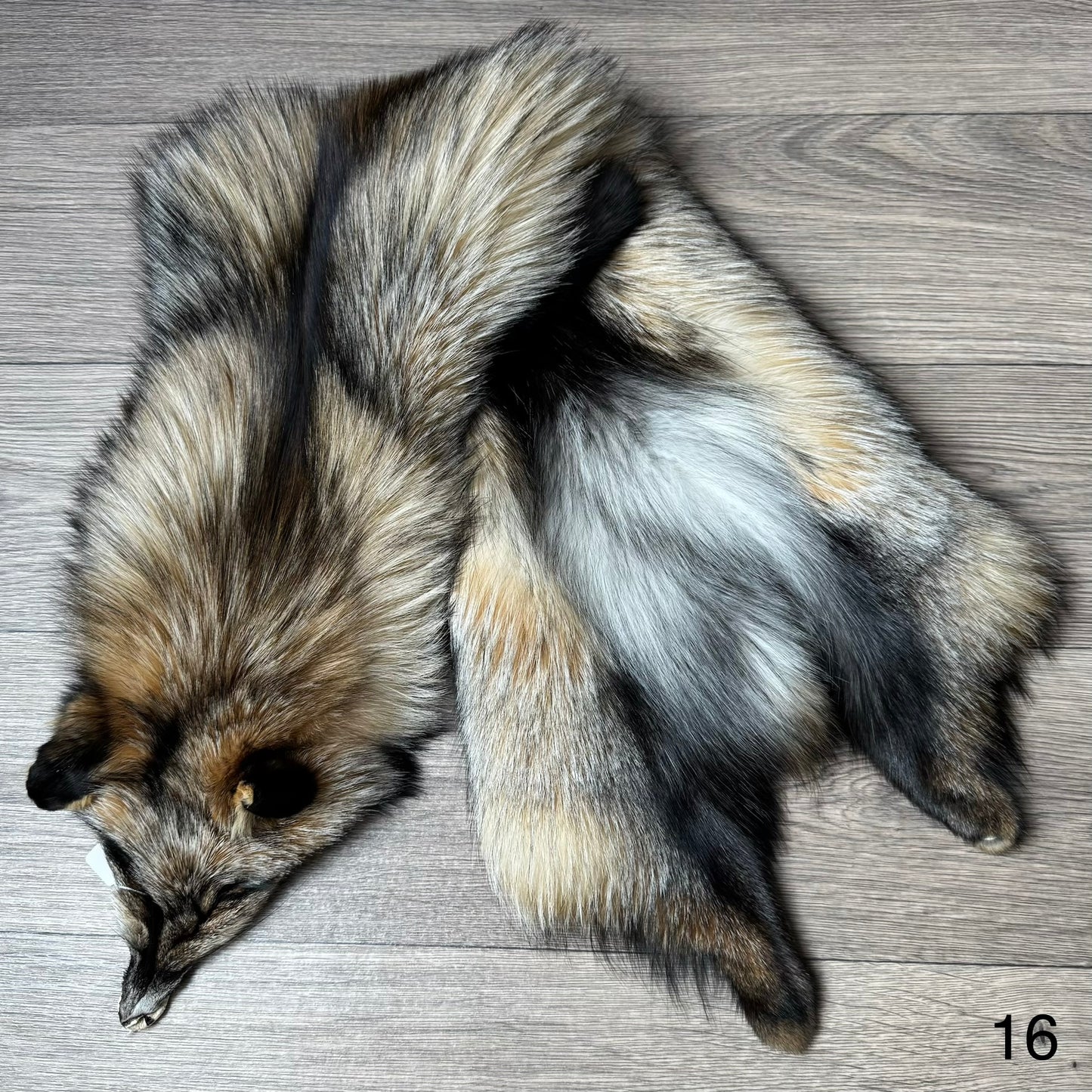 Smokey fox pelt (16)