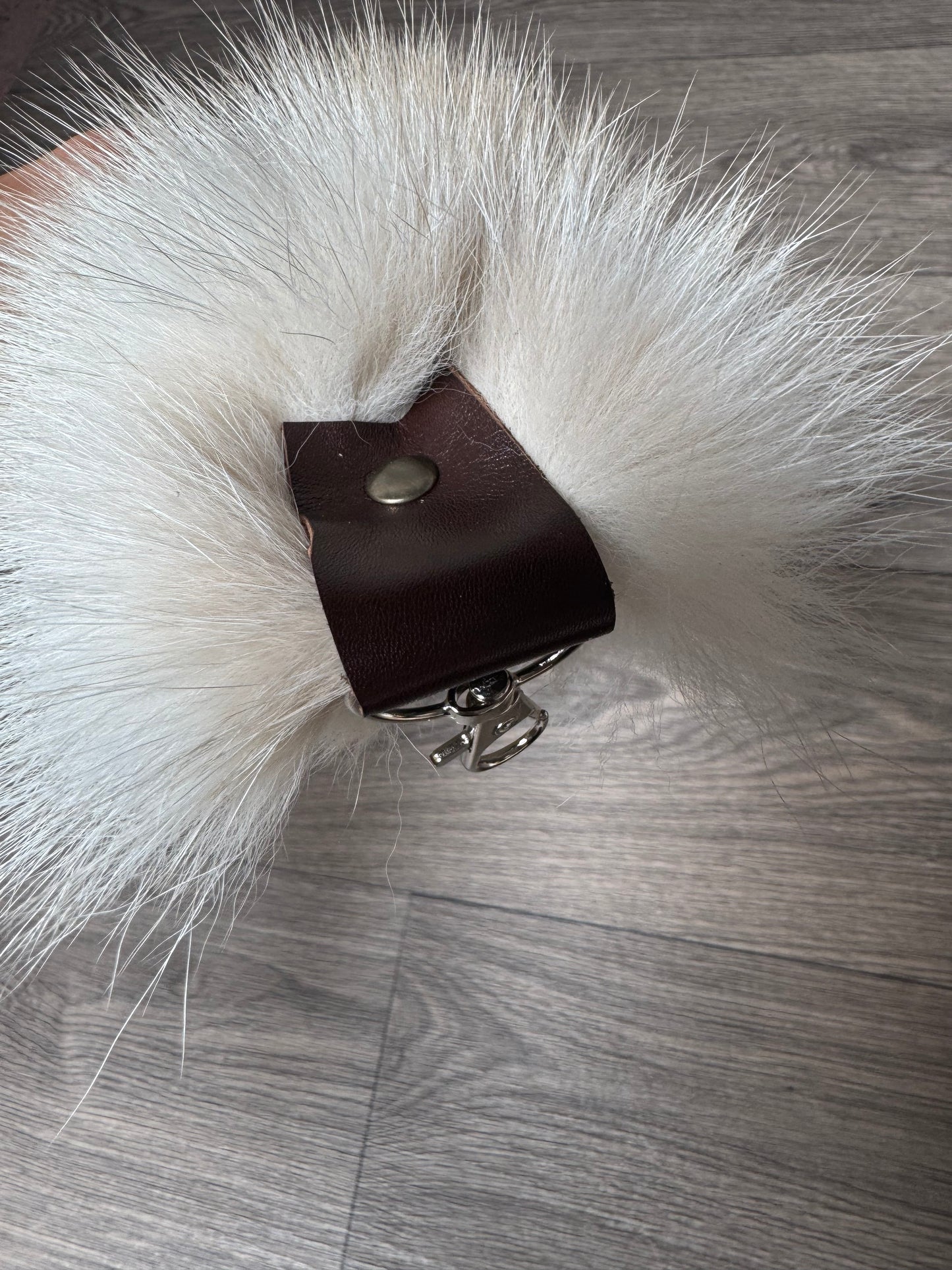 Palomino Frost fox tail keychain (176)
