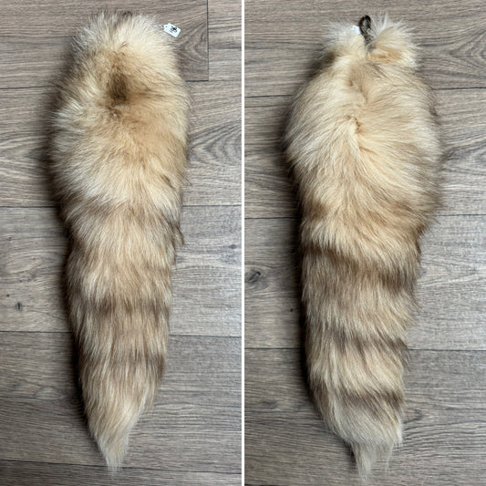 Crystal fox tail keychain (196)
