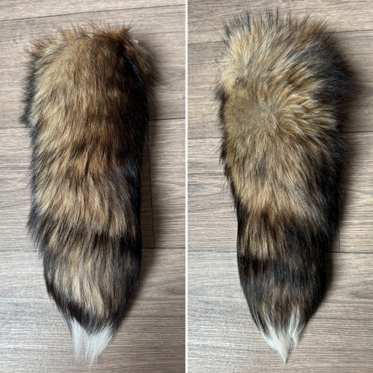 Gold fox tail keychain (153)