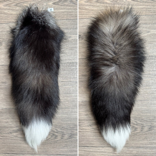 Cross fox tail keychain (86)