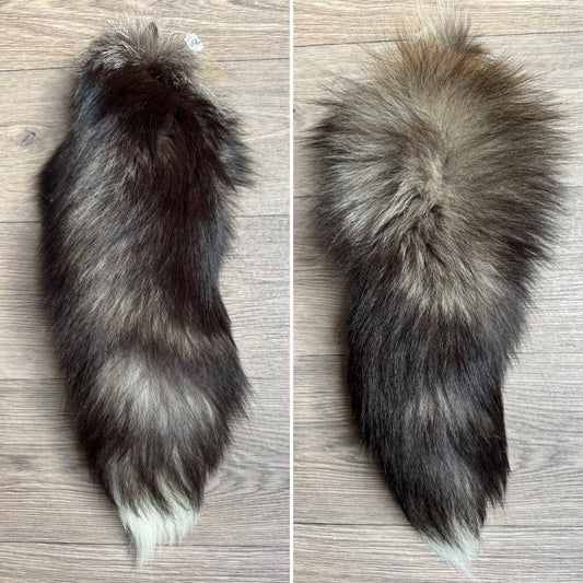 Cross fox tail keychain (186)