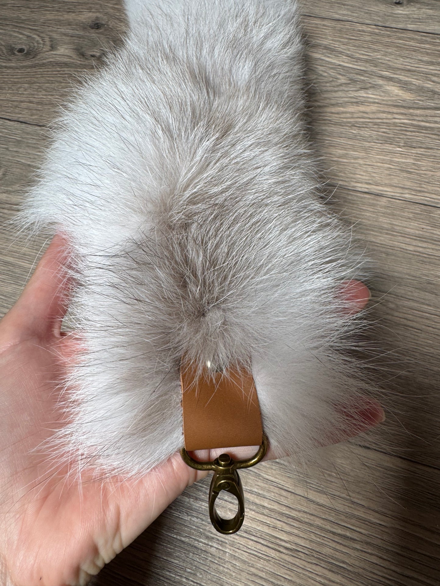 Shadow Burgundy Frost fox tail keychain (60)