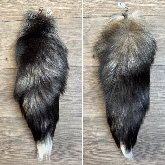 Cross fox tail keychain (21)