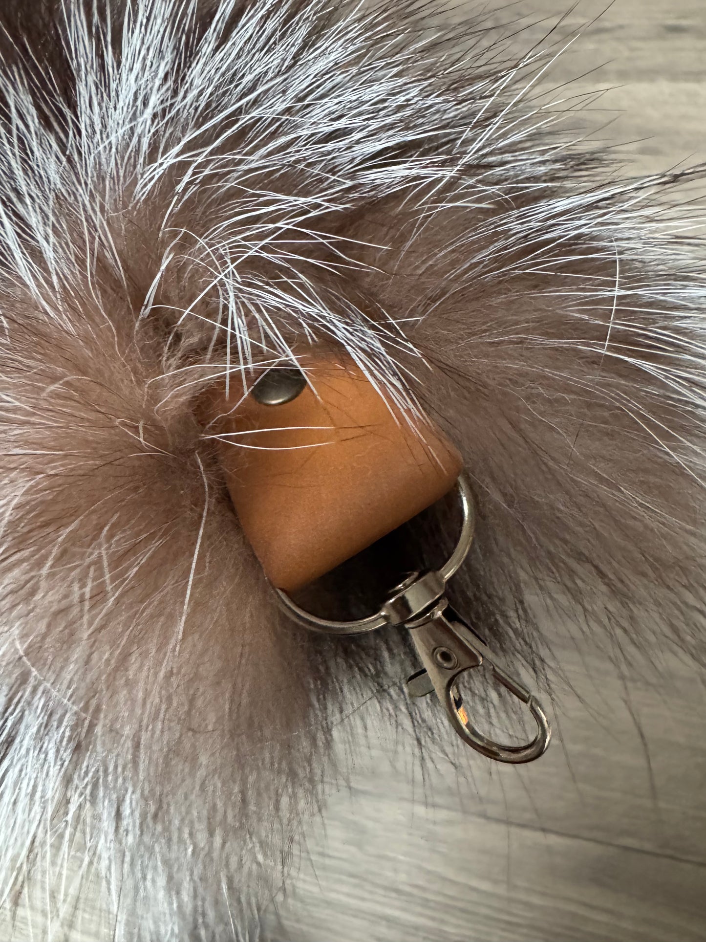 Crystal fox tail keychain (120)
