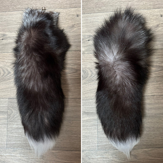 Crystal fox tail keychain (150)