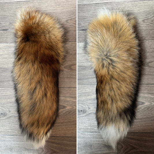 Gold fox tail keychain (117)