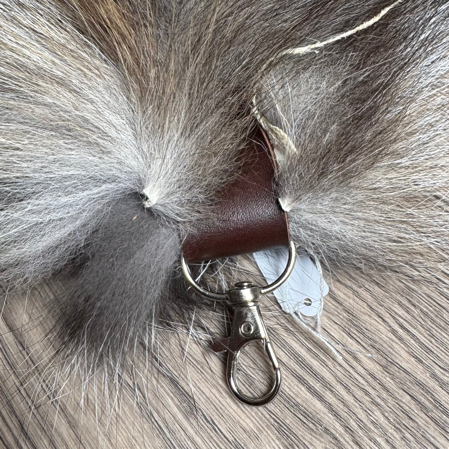Cross fox tail keychain (87)