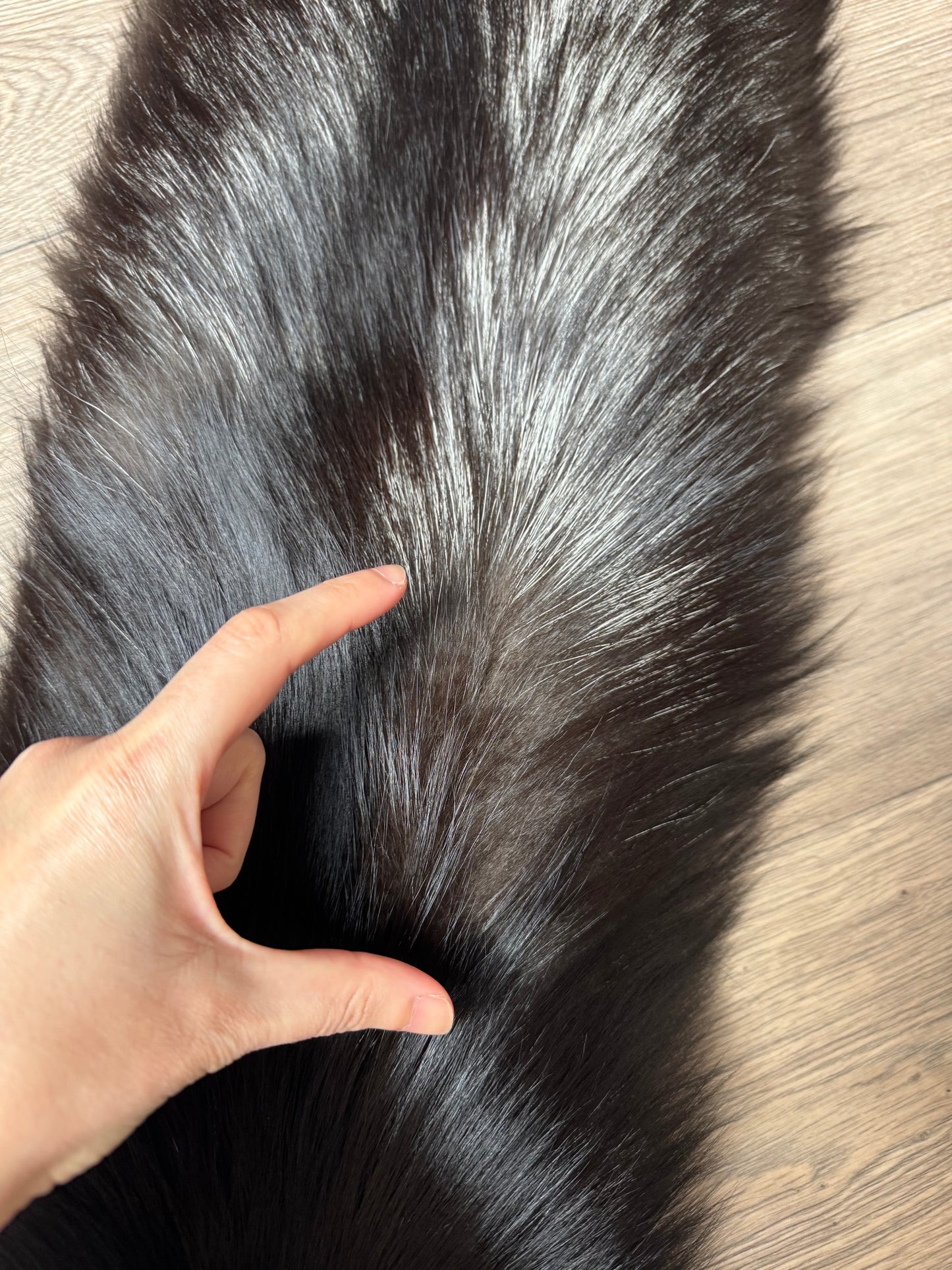 Silver fox pelt (18)