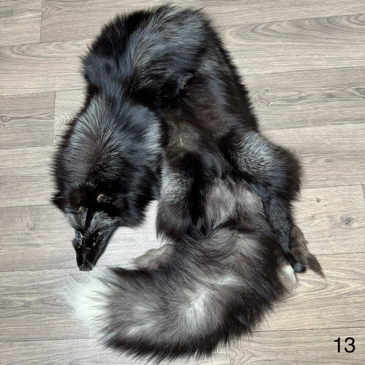 Silver fox pelt (13)
