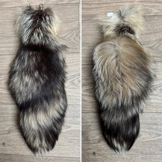 Cross fox tail keychain (147)