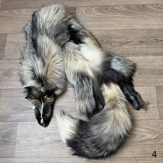 Cross Whitemark fox pelt (4)