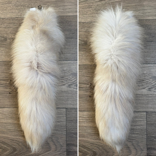 Palomino Frost fox tail keychain (59)