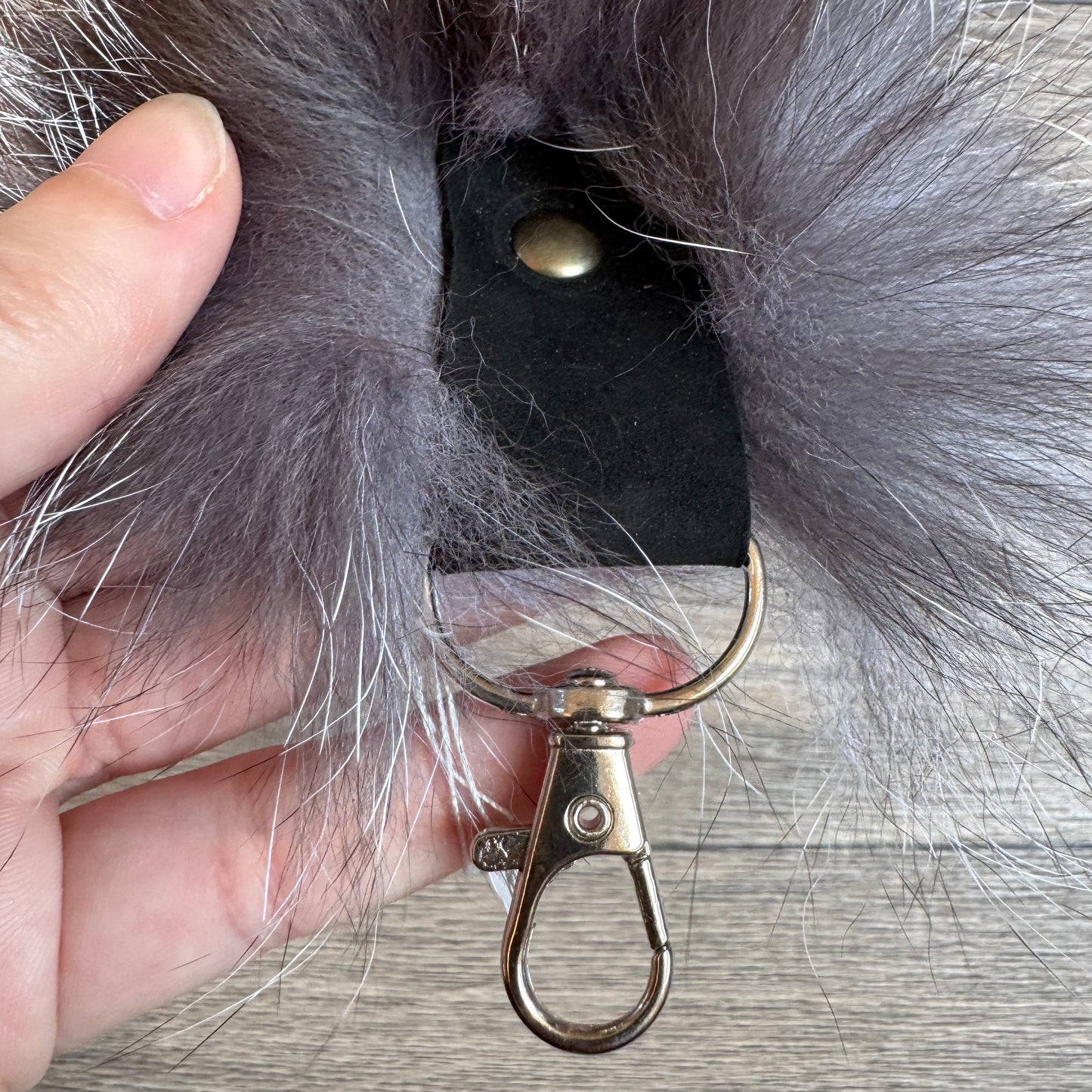 Silver fox tail keychain (37)