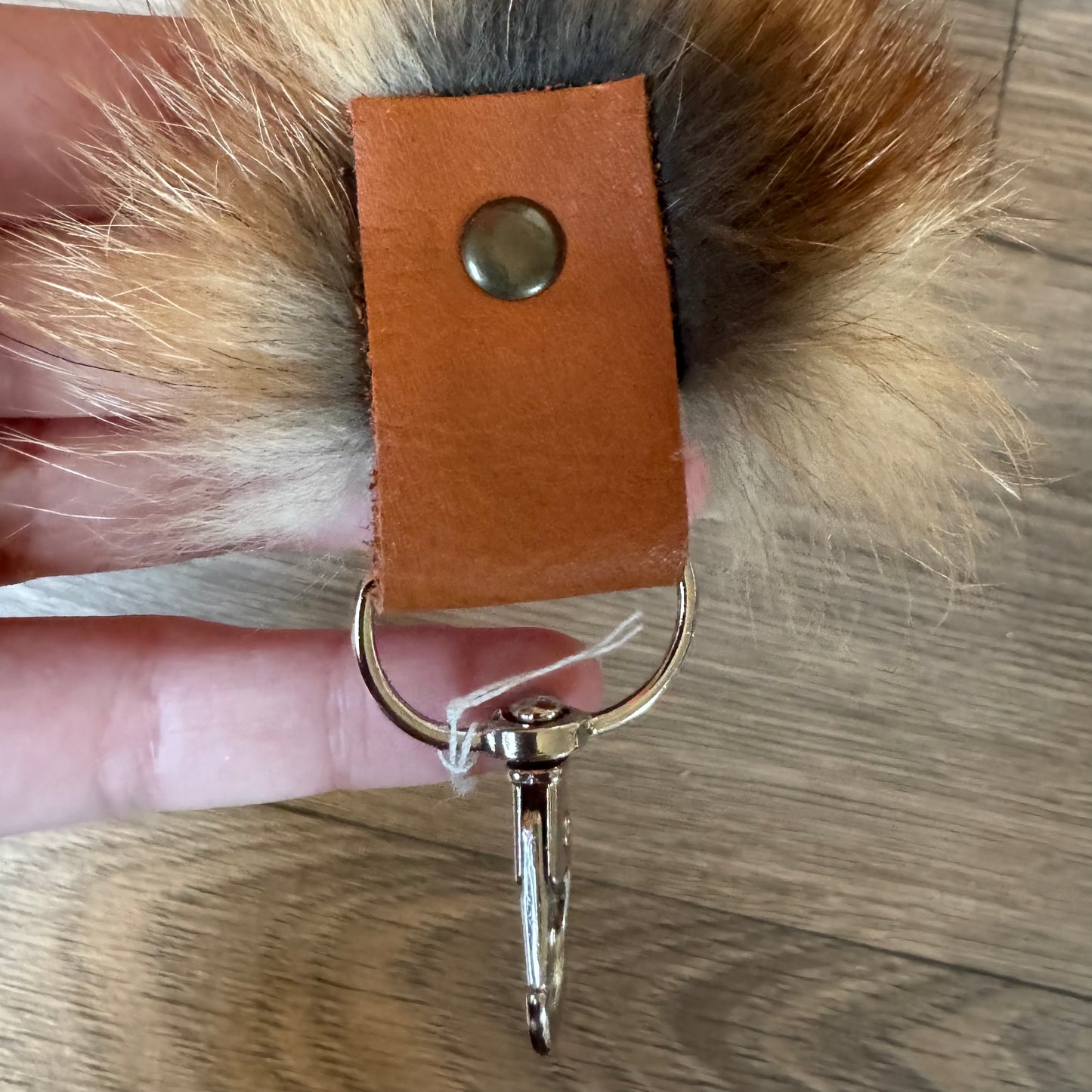 Red fox tail keychain (16)