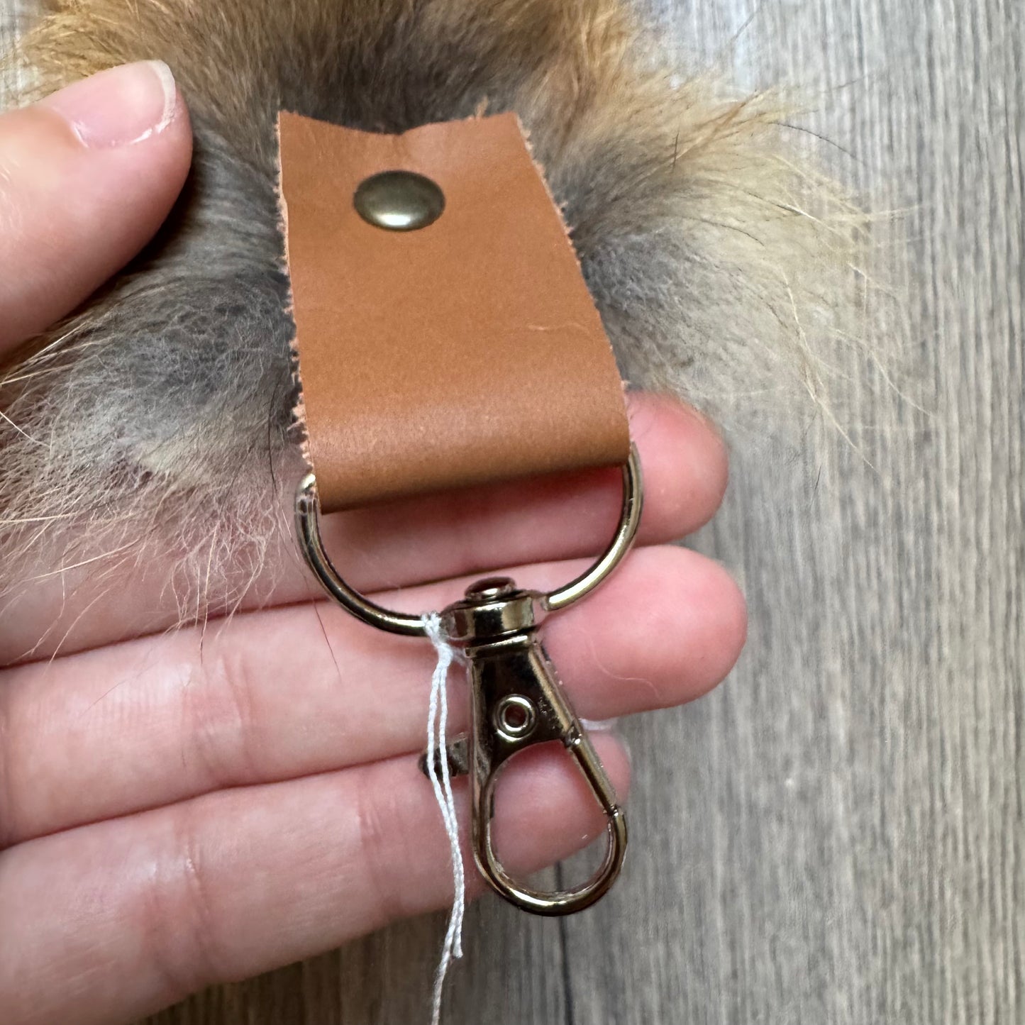 Red fox tail keychain (38)