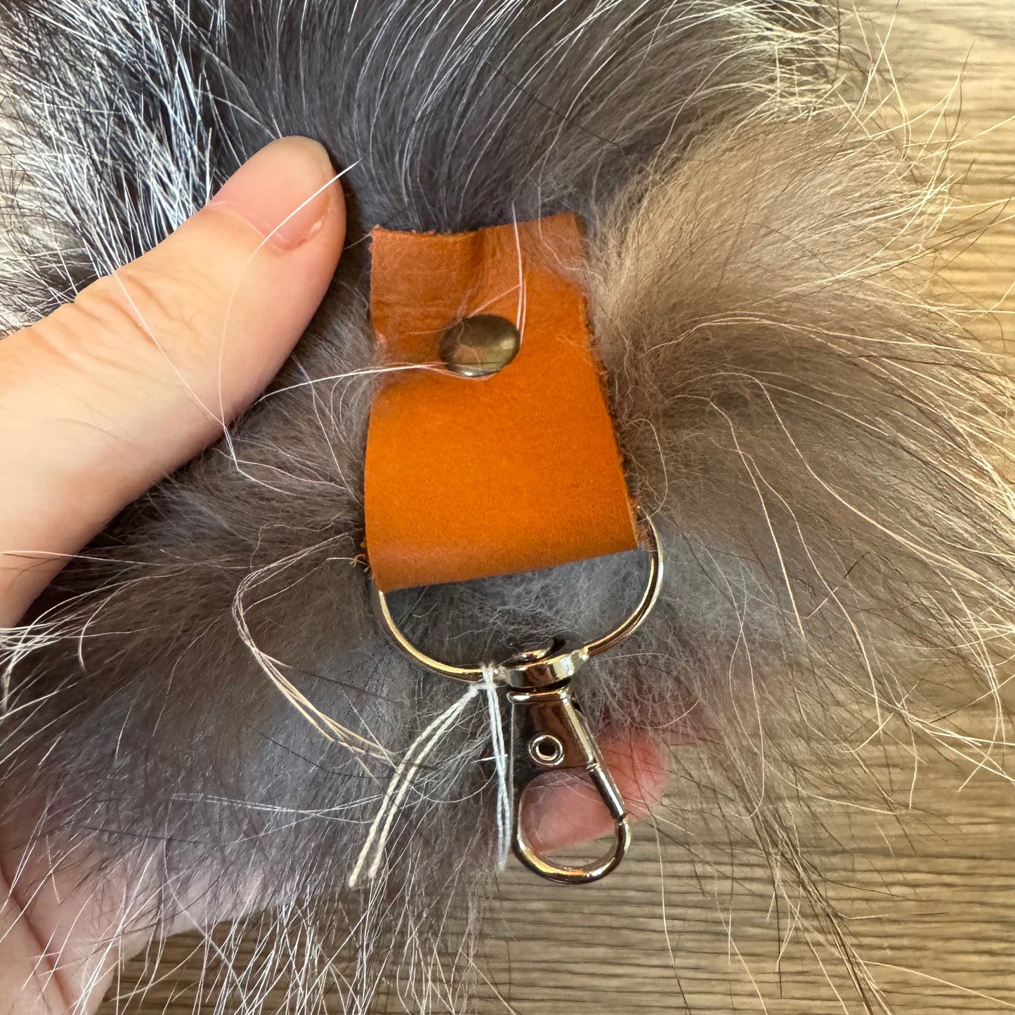 Silver fox tail keychain (18)