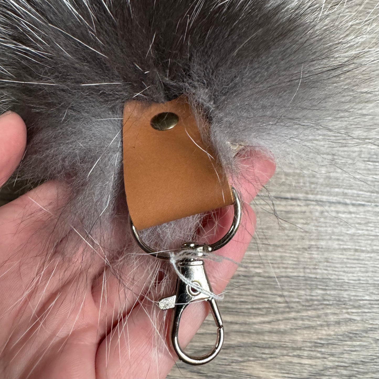 Cross fox tail keychain (65)