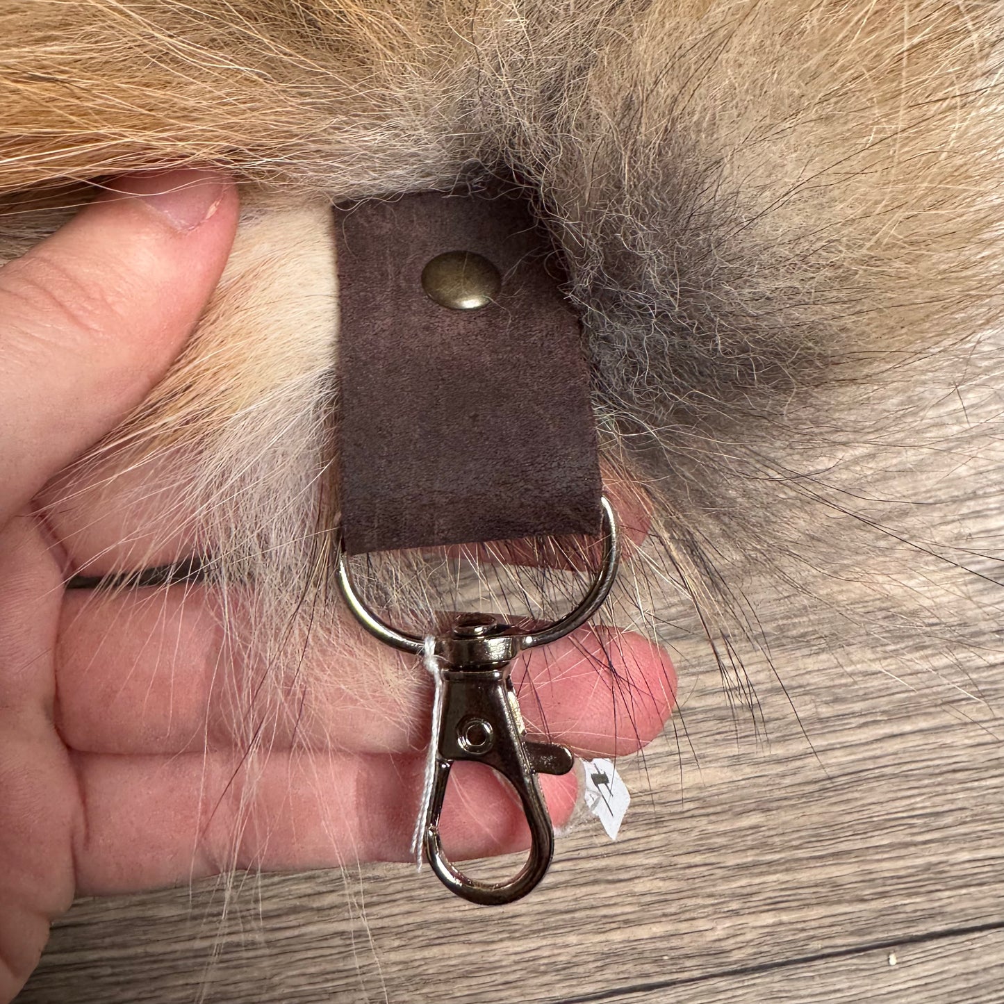 Gold fox tail keychain (76)