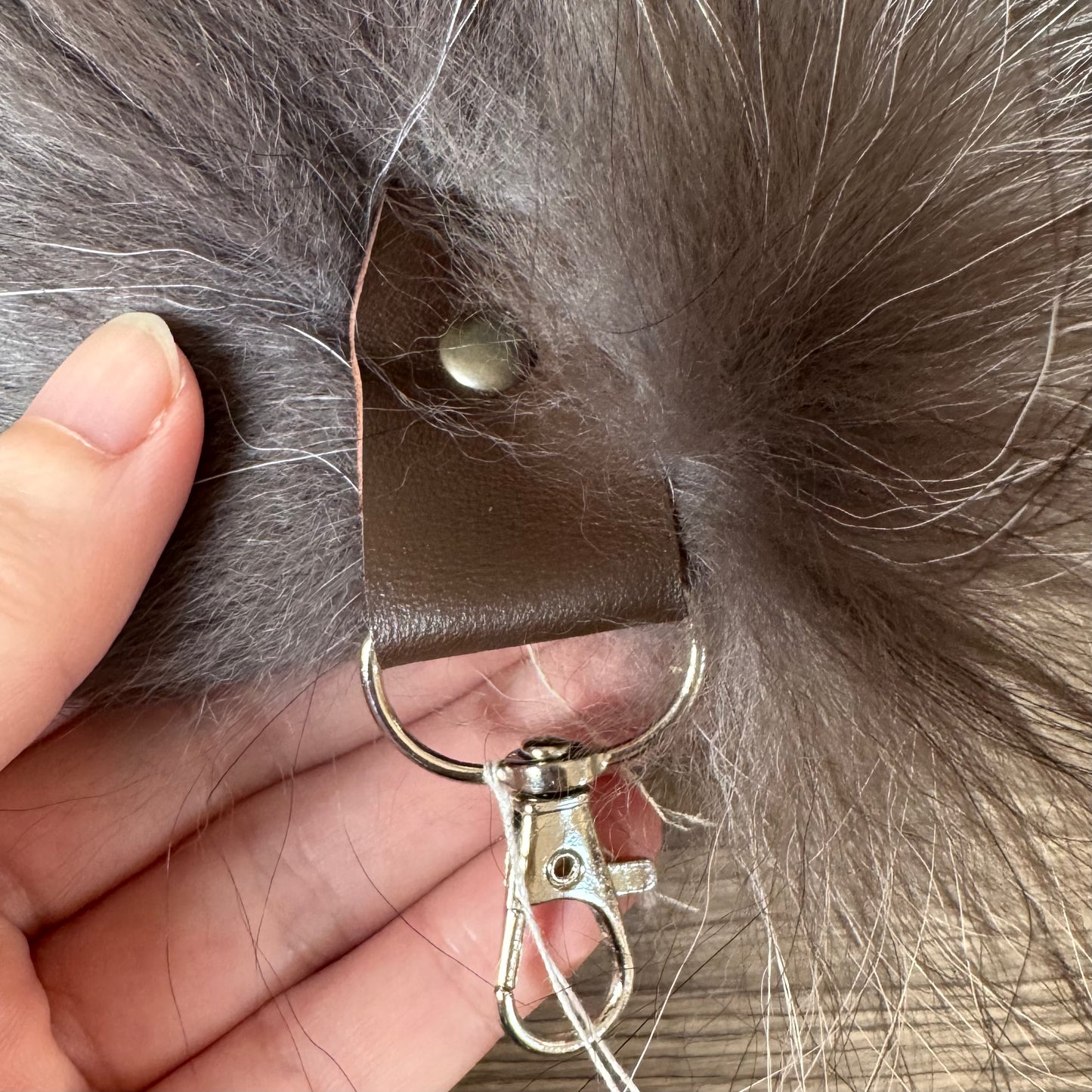 Silver fox tail keychain (52)