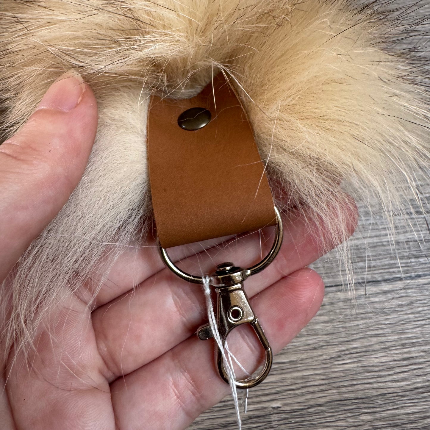 Crystal fox tail keychain (81)