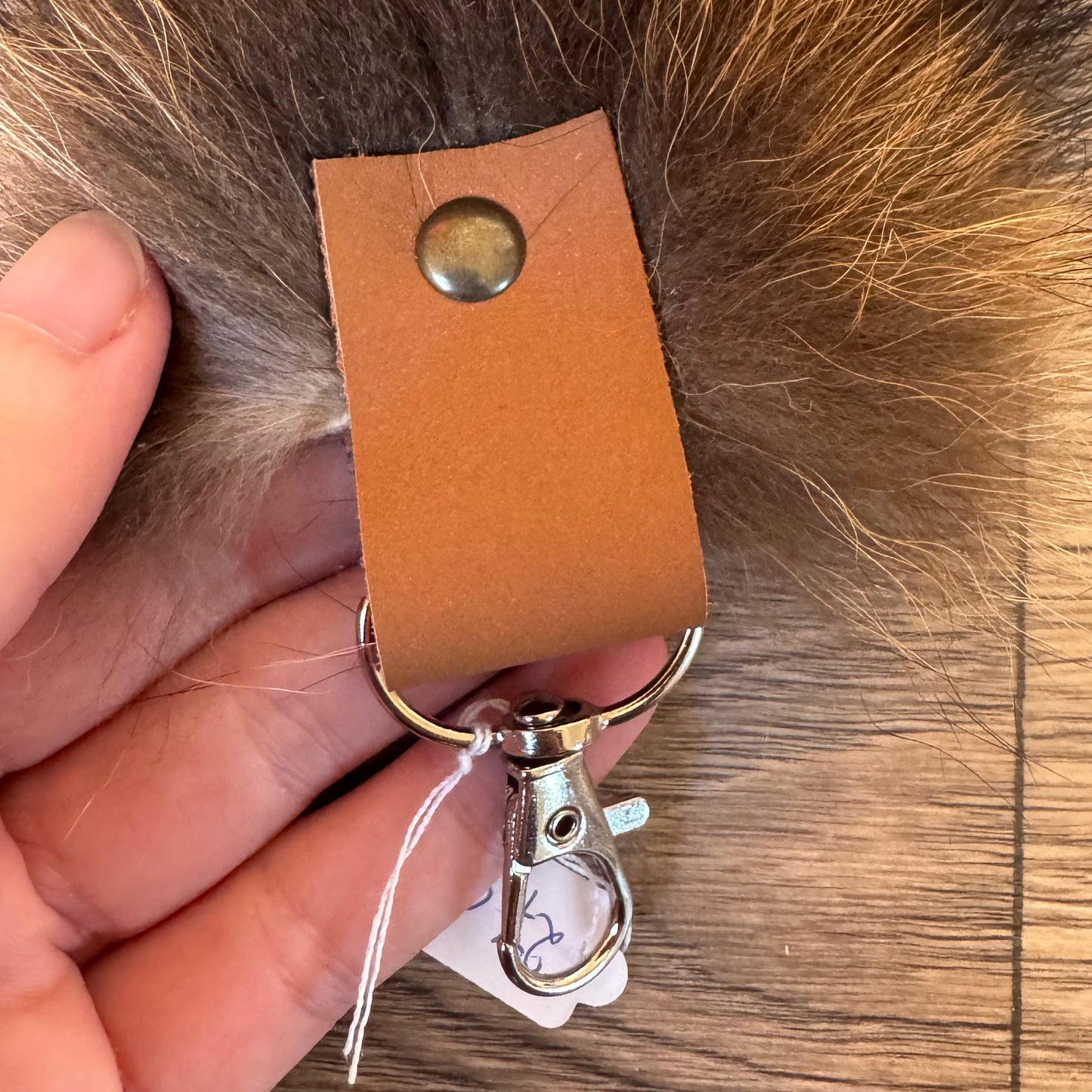 Raccoon tail keychain (17)