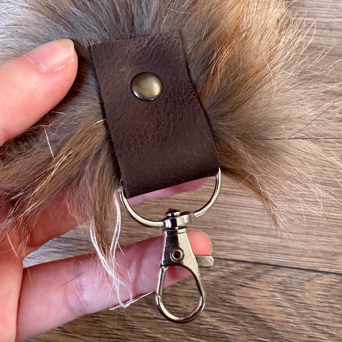 Red fox tail keychain (56)