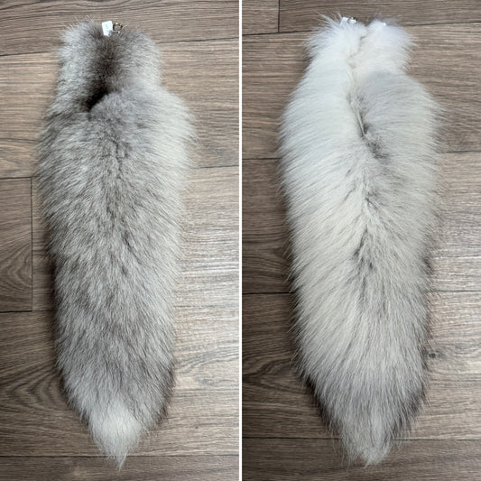 Fawn Light fox tail keychain (115)