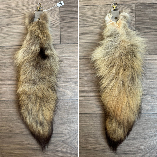 Coyote tail keychain (108)