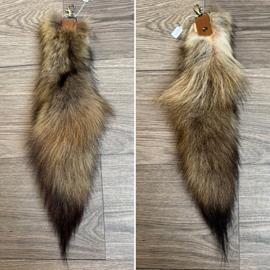 Coyote tail keychain (113)