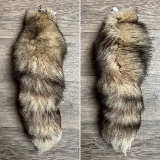 Crystal fox tail keychain (25)