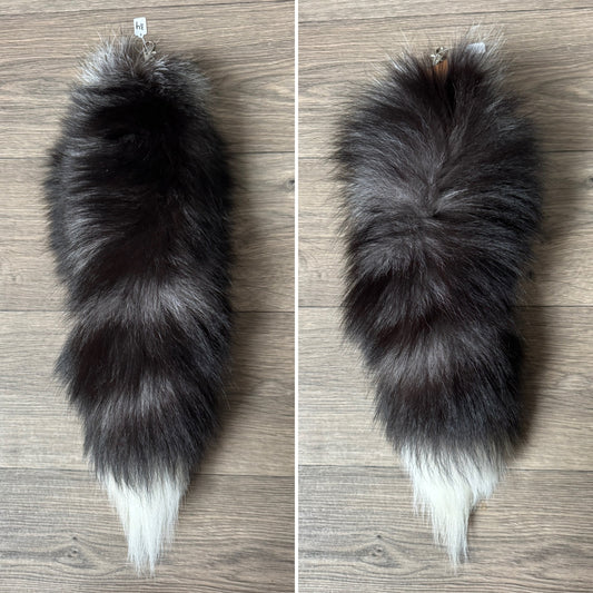 Silver fox tail keychain (34)