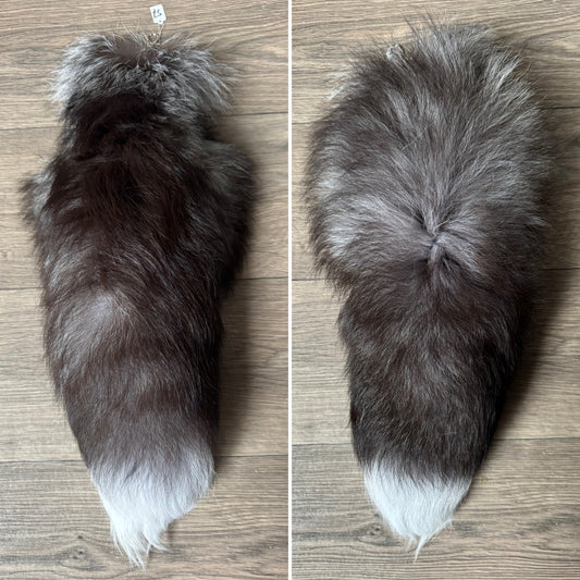 Silver fox tail keychain (57)
