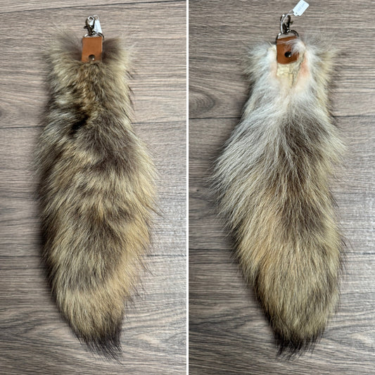Coyote tail keychain (121)