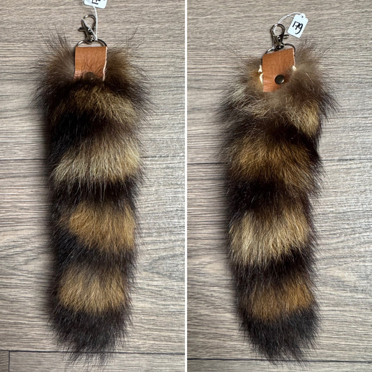Raccoon tail keychain (179)