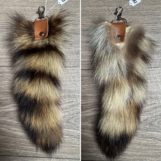 Raccoon tail keychain (155)