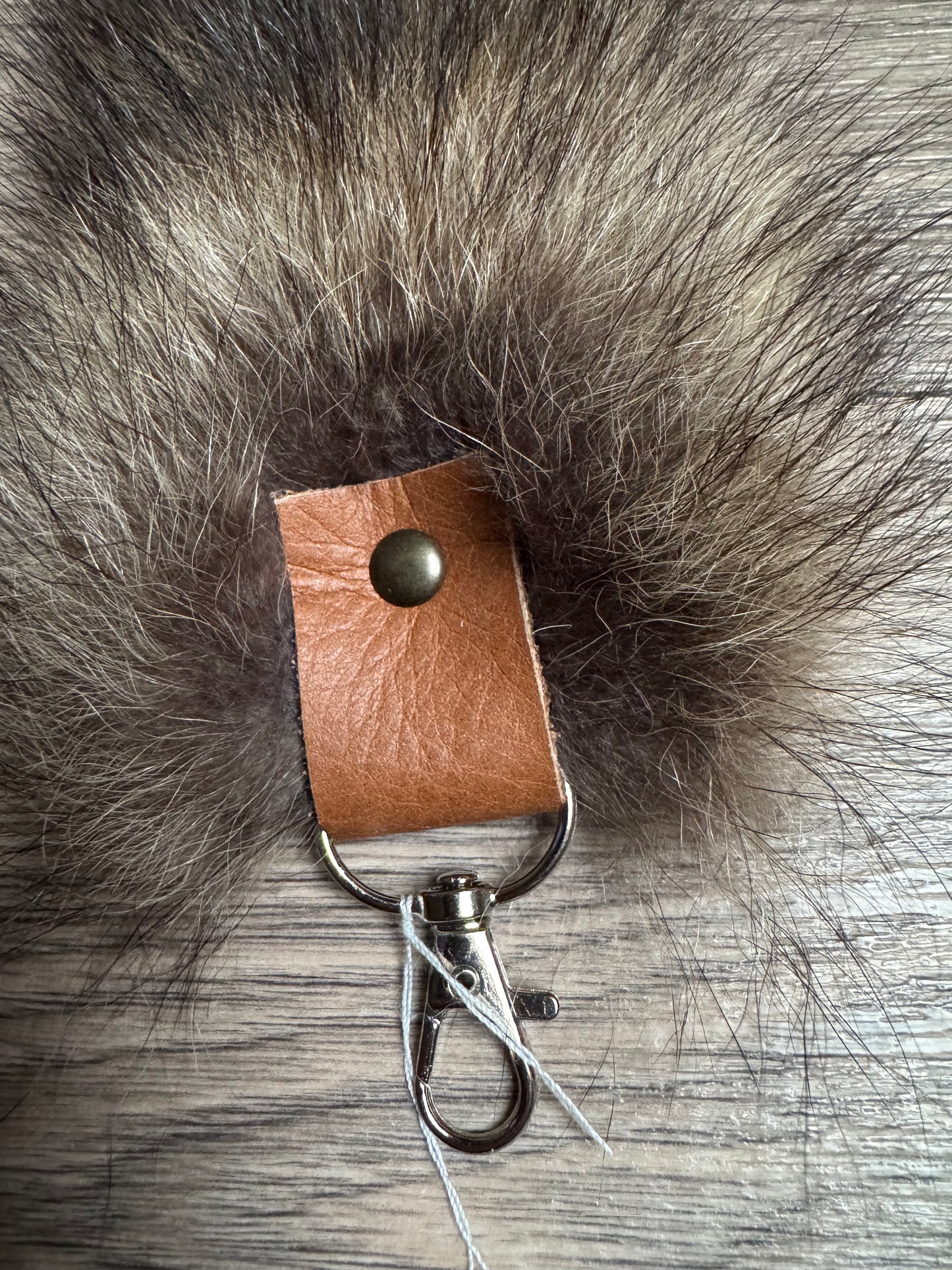 Raccoon tail keychain (151)