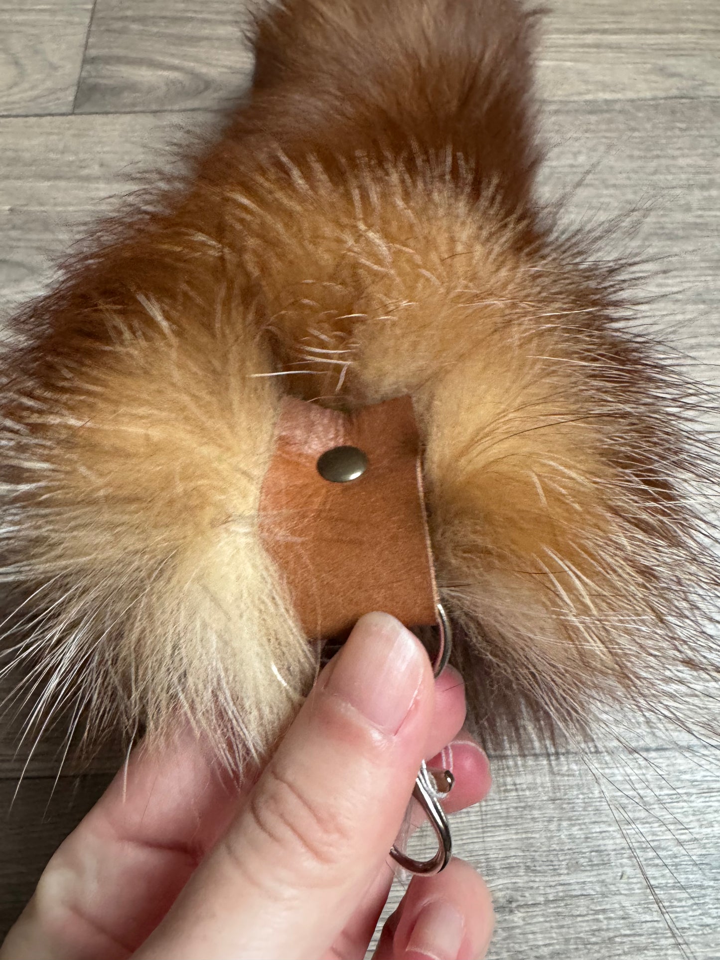 Crystal fox tail keychain (200)
