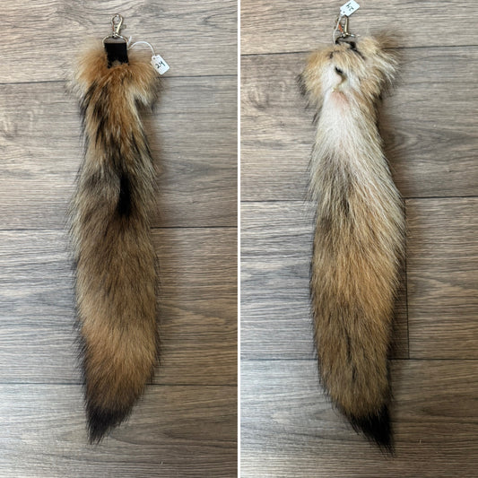 Coyote tail keychain (24)