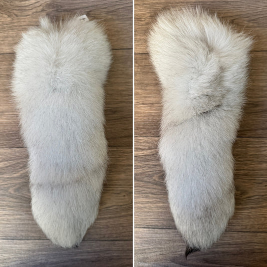 Blue arctic fox tail keychain (7)