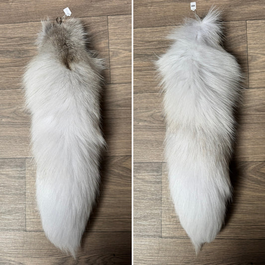 Shadow Golden Island fox tail keychain (101)