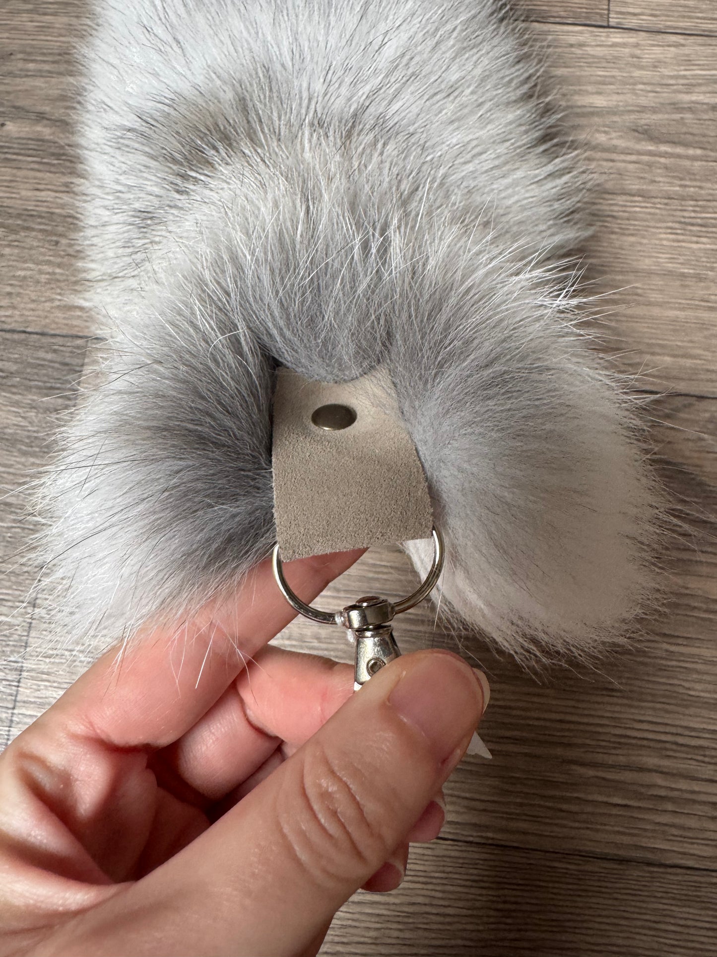 Shadow Golden Island fox tail keychain (124)