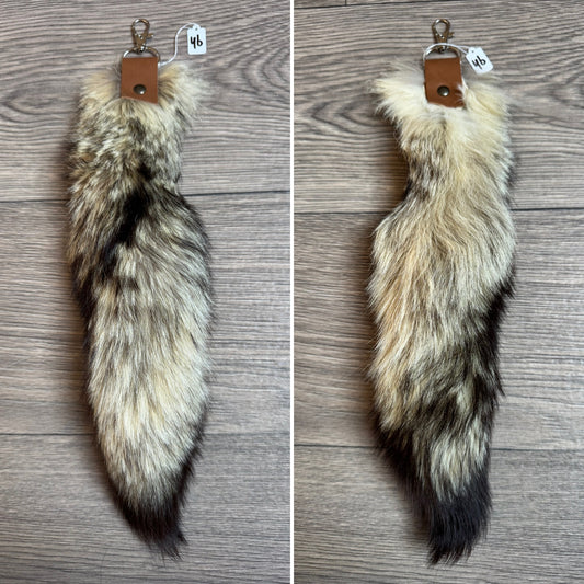 Kit fox tail keychain (46)