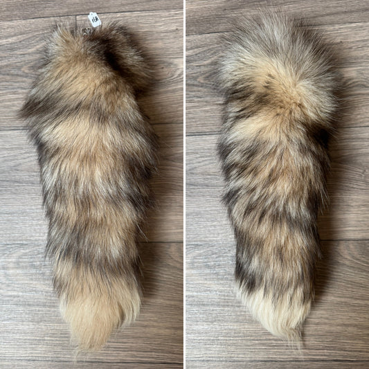 Crystal fox tail keychain (168)